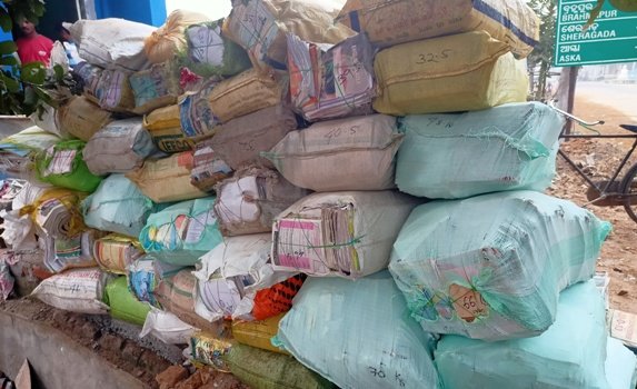 ଆଦିବାସୀ ଅଧିଶ୍ୟୁତ ଅଞ୍ଚଳ ସ୍କୁଲର ବିକଳ ଚିତ୍ର ପିଲାଙ୍କୁ ମିଳୁନି ପାଠ୍ୟପୁସ୍ତକ