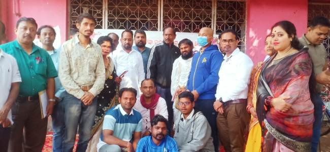 ୨୪ତମ ସମାଜମଙ୍ଗଳ ହୁଣ୍ଡିରୁ କର୍କଟ ପୀଡ଼ିତ ଶୁଭ୍ରାଂଶୁଙ୍କୁ ସାହାଯ୍ୟର ହାତ ବଢ଼ାଇଲା କଳ୍ପନା ଛକ ଟୋକା ସଂଘ