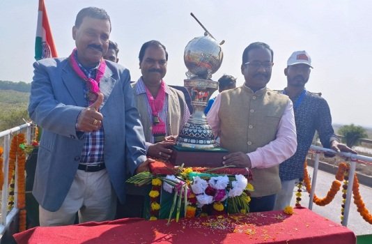 କେନ୍ଦ୍ରାପଡାରେ ପୁରୁଷ ବିଶ୍ୱକପ ହକି ଟ୍ରଫିକୁ ବିପୁଳ ସ୍ୱାଗତ