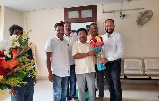 ଖାଦ୍ୟ ଯୋଗାଣ ମନ୍ତ୍ରୀଙ୍କୁ ଭେଟିଲେ ବିଜେଡି ରାଜ୍ୟ ସଂଖ୍ୟାଲଘୁ ସେଲ ସମ୍ପାଦକ