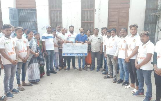 କିଡ଼ନୀ ରୋଗୀ ଭାରତ ଭୂଷଣଙ୍କୁ‘ମୁଁ ତୁମର’ ସଂଗଠନ ପକ୍ଷରୁ ସହାୟତା