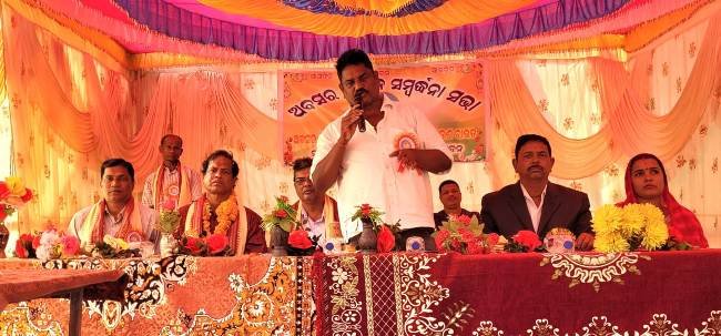 ପ୍ରଧାନ ଶିକ୍ଷକଙ୍କୁ ଅଶ୍ରୁଳ ବିଦାୟ ସମ୍ବର୍ଦ୍ଧନା