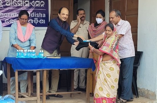 ଶୀତବସ୍ତ୍ର ଓ ମାସ୍କ ବଂଟନ କାର୍ଯ୍ୟକ୍ରମ