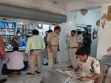 କେନ୍ଦ୍ରାପଡା ସହରରେ ପ୍ରଶାସନ ନିର୍ଦେଶରେ ବିଭିନ୍ନ ଔଷଧ ଦୋକାନ, ନର୍ସିଂହୋମ, ପାଥୋଲାବ ଉପରେ ଚଢାଉ