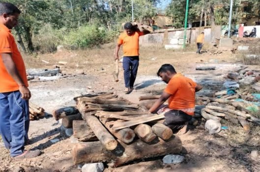 କନ୍ଧମାଳ ର ଟିମ୍‌ ହ୍ୟୁମାନିଟି ଶବ ସତ୍କାର କଲା 