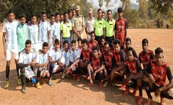 ବାଲନ୍ଦାପଡାରେ ରେଣ୍ଡୋ ମାଝୀ ଆଞ୍ଚଳିକ ଫୁଟବଲ ପ୍ରତିଯୋଗିତା ଉଦଯାପିତ