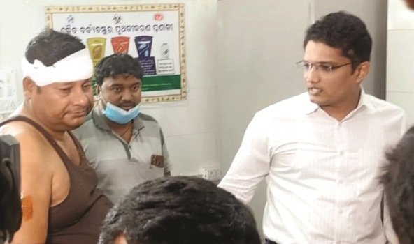 ବାଲି ମାଫିଆଙ୍କ ଆକ୍ରମଣରେ ଶିକାର ବାଲେଶ୍ୱର ଉପ-ଜିଲାପାଳ