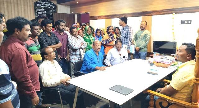 ନବରଙ୍ଗପୁର ଗ୍ରାମରେ ଉନ୍ନୟନ କାମକୁ ନେଇ ଛକାପଞ୍ଝା