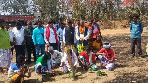 କେନ୍ଦ୍ରମନ୍ତ୍ରୀ ବିଶେଶ୍ୱର ଟୁଡୁଙ୍କ ଦ୍ଵାରା ଭୂମି ପୂଜନ