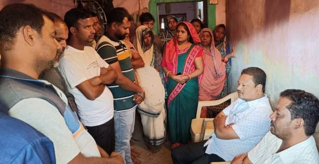 ମୃତକ ପରିବାର ଦ୍ବୟକୁ ସମବେଦନା ଜଣାଇଲେ ମନ୍ତ୍ରୀ