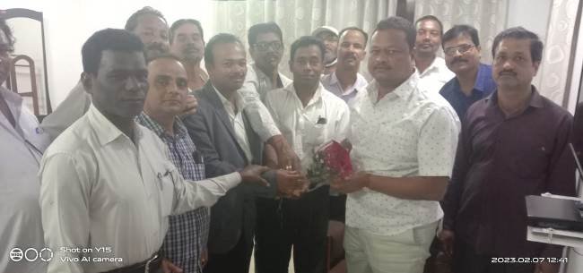 ଗଞ୍ଜାମ ଜିଲ୍ଲା ଶିକ୍ଷକଙ୍କ ଶ୍ରମ ମନ୍ତ୍ରୀଙ୍କୁ ଦାବିପତ୍ର ପ୍ରଦାନ