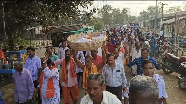 ମାମୁଁ ମାଧବାନନ୍ଦ ଙ୍କ ପାଇଁ ଶ୍ରୀ ଜଗନ୍ନାଥ ଙ୍କ ସେବକ ଆଣିଲେ ନବବସ୍ତ୍ର