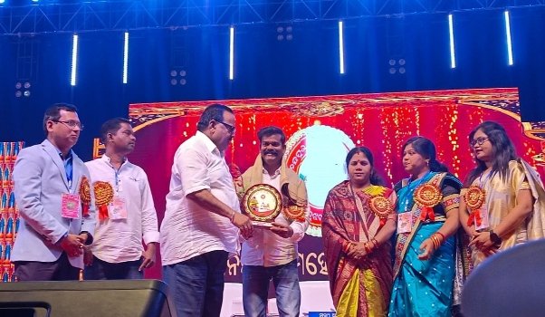 ଆନନ୍ଦପୁର ମହୋତ୍ସବରେ ବ୍ଲକ ଉପାଧ୍ୟକ୍ଷ ରତିକାନ୍ତ ରାଉତଙ୍କୁ ସମ୍ବର୍ଦ୍ଧନା
