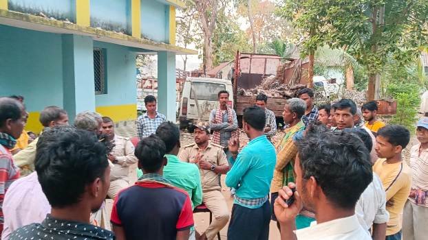 ବନବିଭାଗ କାର୍ଯ୍ୟାଳୟ ଘେରିଲେ ପିତାନାଉ ଗ୍ରାମବାସୀ