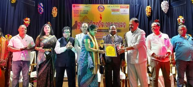 ସମାଜସେବୀ ଡଃ ସୁକାନ୍ତୀ ମିଶ୍ର କଳିଙ୍ଗ ପ୍ରତିଭା ସମ୍ମାନରେ ସମ୍ମାନିତ