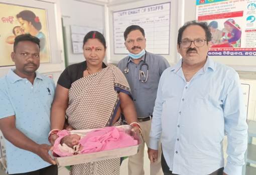 ଅଲୋଡ଼ା ହେଲା ଶିଶୁ ପୁତ୍ର, ଖେଳ ପଡିଆ ପାଖରୁ ଉଦ୍ଧାର କଲେ ଲୋକେ