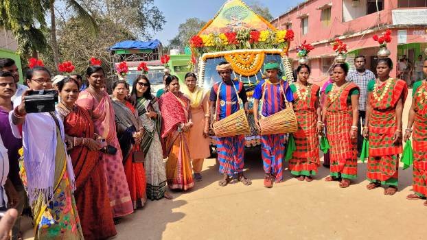 ହାଟଡିହିରେ ଆନନ୍ଦପୁର ମହୋତ୍ସବ ରଥକୁ ବିପୁଳ ସମ୍ବର୍ଦ୍ଧନା