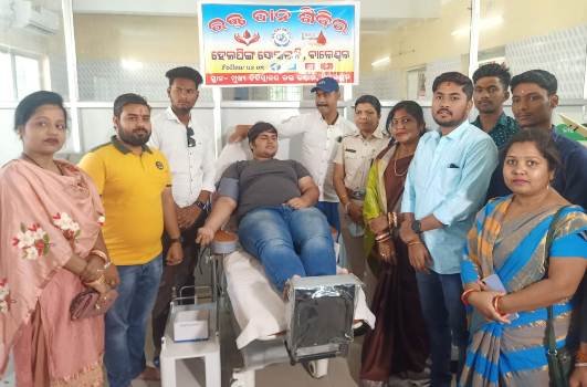 ଫୁଲୱାମା ସହିଦଙ୍କ ସ୍ମୃତିରେ ହେଲପିଙ୍ଗ ସୋସାଇଟିର ରକ୍ତଦାନ ଶିବିର