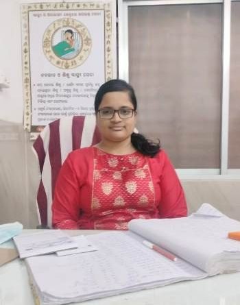 ଡାକ୍ତର ଜ୍ୟୋତ୍ରିମୟୀ ପଣ୍ଡା ଗଞ୍ଜାମ ସ୍ୱାସ୍ଥ୍ୟକେନ୍ଦ୍ର ର ନୂଆ ମେଡ଼ିକାଲ ଅଫିସର