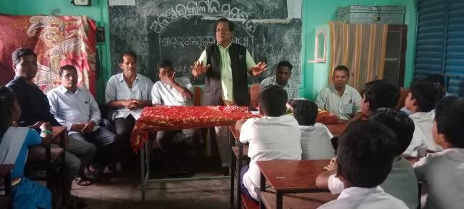 ପ୍ରଧାନ ଶିକ୍ଷକ ଓ ସହକାରୀ ଶିକ୍ଷକଙ୍କୁ ଅବସରକାଳୀନ ସମ୍ବର୍ଦ୍ଧନା ପ୍ରଦାନ