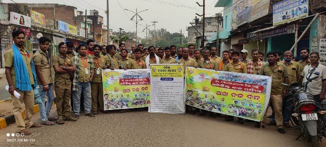 ପୋଲସରାରେ ଡ୍ରାଇଭର ସଙ୍ଘ ପକ୍ଷରୁ ଧାରଣା