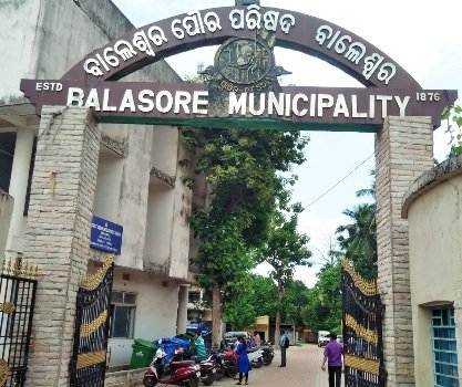 ୨୩ନଂ ୱାର୍ଡର ଦୟନୀୟ ରାସ୍ତାକୁ ନେଇ ବଢ଼ୁଛି ଜନ ଅସନ୍ତୋଷ