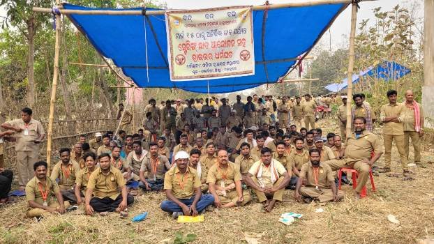 ହାଟଡିହି ଠାରେ ଓଡିଶା ଡ୍ରାଇଭର ମହାସଂଘ ପକ୍ଷରୁ ଆନେ୍ଦାଳନ ଓ ଧାରଣା, ଗାଡି ଚଳାଚଳ ଠପ