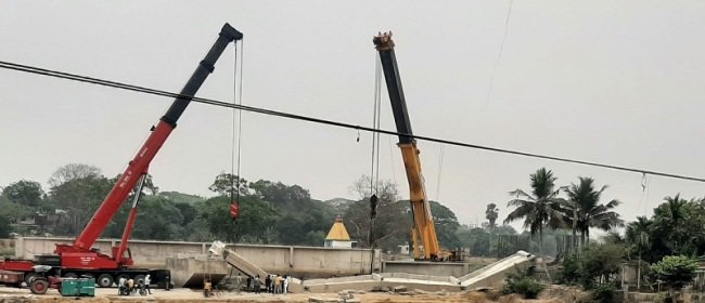 ଗୋବରୀନଦୀରେ ନିର୍ମାଣଧିନ ସେତୁ ଭୂଷୁଡିଲା