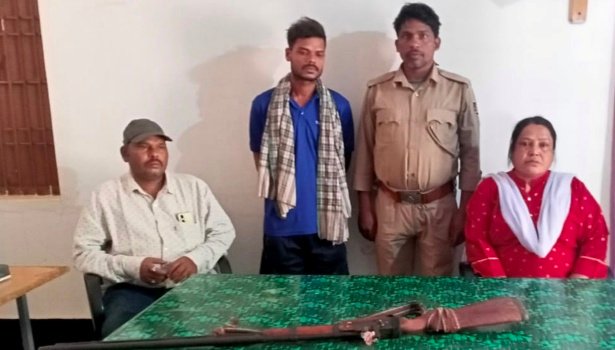 ଶିକାରୀ ଗିରଫ , ଦେଶୀ ବନ୍ଧୁକ ସହ ବିଭିନ୍ନ ସାମଗ୍ରୀ ଜବତ