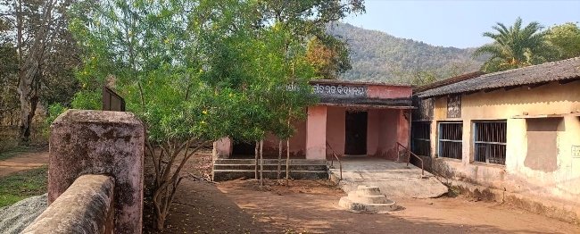 ନିମ୍ନ ମାନର ଖାଦ୍ୟ ଅଭିଯୋଗରେ ହଷ୍ଟେଲ ଛାଡ଼ିଲେ ୫୦ରୁ ଉର୍ଦ୍ଧ୍ବ ଅନ୍ତେବାସୀ