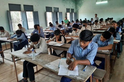 କେନ୍ଦ୍ରାପଡା ସ୍ୱୟଂ ଶାସିତ ମହାବିଦ୍ୟାଳୟରେ +୨ ବାର୍ଷିକ ପରୀକ୍ଷା ଆରମ୍ଭ