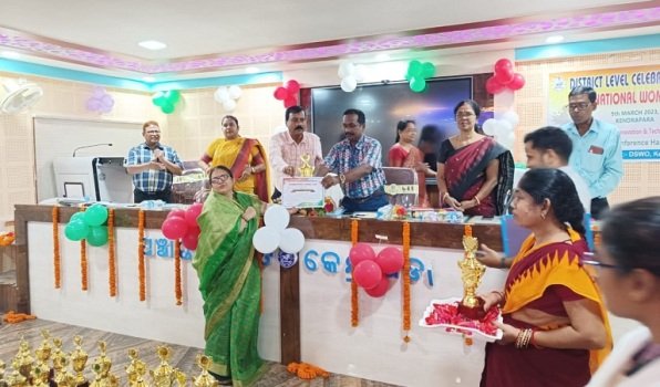 କେନ୍ଦ୍ରାପଡା ବ୍ଲକରେ ଅନ୍ତର୍ଜାତିକ ମହିଳା ଦିବସ ପାଳିତ