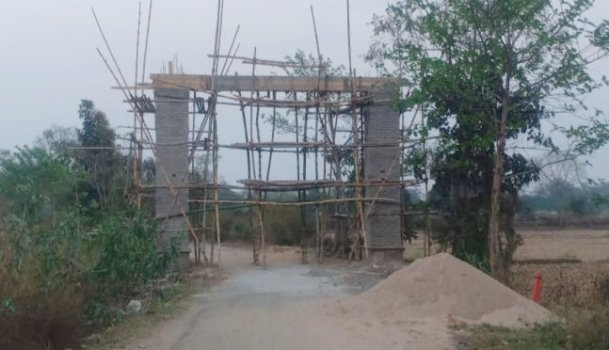ରାସ୍ତା ଖୋଳି କଲଭଟ ନିର୍ମାଣ କଲା ଠିକାଦାର, ସୋସୋକୁ ୮ଦିନ ହେଲା ବସ ଚଳାଚଳ ବନ୍ଦ