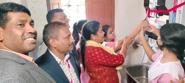 ୟୁନିୟନ ବ୍ୟାଙ୍କ ପକ୍ଷରୁ ଛାତ୍ରୀହଷ୍ଟେଲକୁ ଆକ୍ୱାଗାର୍ଡ଼ ପ୍ରଦାନ