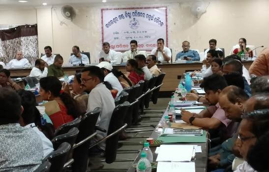 ନକଲି ଶିକ୍ଷକଙ୍କ ବିରୋଧରେ କାର୍ଯ୍ୟାନୁଷ୍ଠାନ ଦାବିରେ କମ୍ପିଲା ଗୃହ