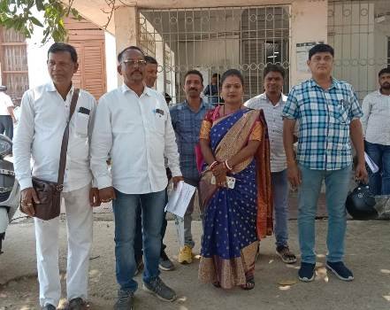 ବେଆଇନ ଇଟାଭାଟି ବନ୍ଦ ଦାବିରେ ଜିଲାପାଳଙ୍କଠାରେ ଫେରାଦ