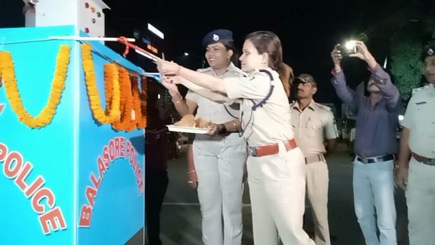 ଖିମଜୀ ଛକ ନିକଟରେ ଟ୍ରାଫିକ ସିଗନାଲ ପୋଷ୍ଟ ଉଦଘାଟିତ