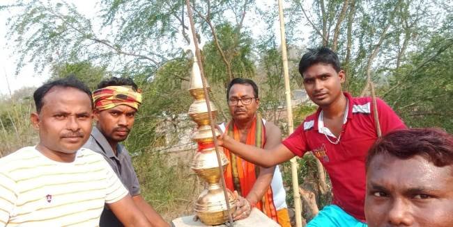 ତାରକେଶ୍ବର ମହାଦେବ ମନ୍ଦିରରେ କଳସ ସ୍ଥାପନ