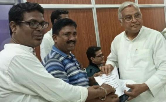 କଟକ-ପଲାସା ଟ୍ରେନକୁ ସଂପ୍ରସାରଣ ନିମନ୍ତେ ଦାବିପତ୍ର ପ୍ରଦାନ