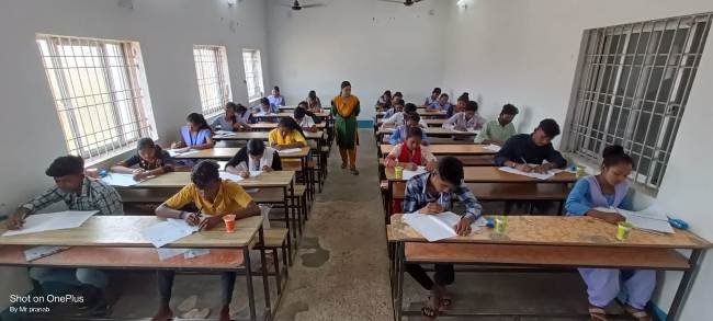 ଟେକ୍ନୋଓ୍ବାର୍ଲଡ ଆବାସିକ ବିଦ୍ୟାଳୟ +୨ ବି ବିଜ୍ଞାନରେ ୧୨୮ ଟି ସ୍ଥାନରେ ନାମଲେଖା ପାଇଁ ୪୦୦ ଉର୍ଦ୍ଧ୍ବ ଛାତ୍ରଛାତ୍ରୀ ପରୀକ୍ଷା