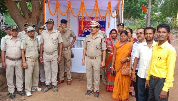 ଜାମଦା ଥାନା ପକ୍ଷରୁ ଜଳଛତ୍ର କେନ୍ଦ୍ର ଉଦ୍ଘାଟିତ