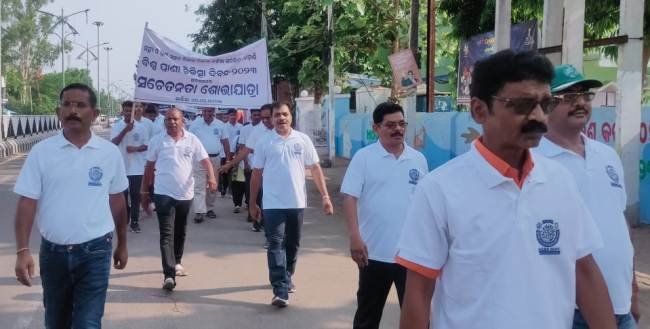 ଭବାନୀପାଟଣା ଠାରେ ବିଶ୍ଵ ପ୍ରାଣୀ ଚିକିତ୍ସା ଦିବସ ଉପଲକ୍ଷେ ସଚେତନତା ଶୋଭାଯାତ୍ରା ଓ ସଭା ଅନୁଷ୍ଠିତ