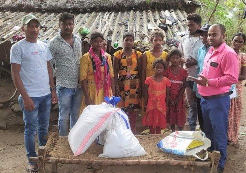 ବେସାହାରା ଛୁଆଙ୍କ ନିକଟରେ ପହଞ୍ଚିଲେ ସ୍ୱେଚ୍ଛାସେବୀ