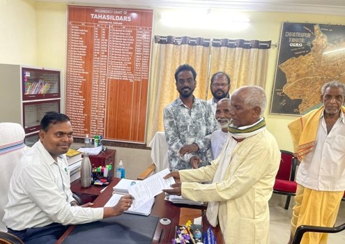 ପ୍ରତି ପଂଚାୟତରେ ସେଟଲମେଣ୍ଟ କ୍ୟାମ୍ପ କରିବା ନିମନ୍ତେ ଆମ୍ବେଦକର ସମତା ପରିଷଦ ପକ୍ଷରୁ ତହସିଲଦାରଙ୍କୁ ସ୍ମାରକପତ୍ର ପ୍ରଦାନ