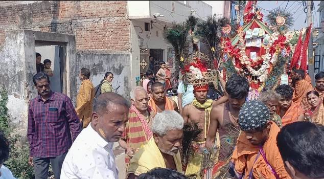 ଶ୍ରୀ ଶ୍ରୀ କଳାରୁଦ୍ରମଣିକି ଭଜହେ ନାଦରେ କମ୍ପିଉଠିଲା ଛତ୍ରପୁର ସହରର ଶ୍ରୀନଗର ସାହି