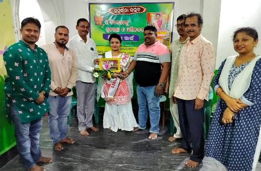 କାଠ ପାଦ ନୃତ୍ୟଶିଳ୍ପୀ ଶିବାନୀ ସ୍ୱାଇଁଙ୍କୁ ସମ୍ବର୍ଦ୍ଧନା