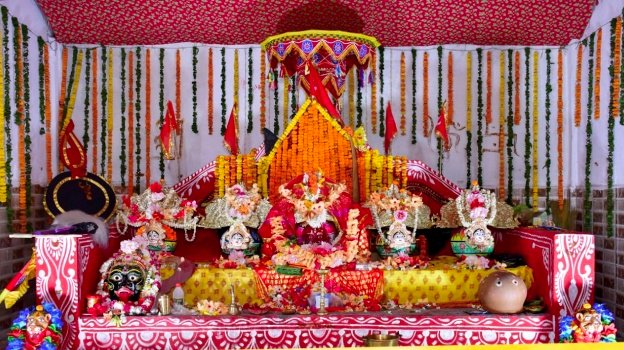 ବାଲିଗୁଡାର ଐତିହାସିକ ଠାକୁରାଣୀ ଯାତ୍ରାର ବିଶ୍ରାମ ଦିବସ ବ୍ରହ୍ମପୁରର ଭଜନ ସନ୍ଧ୍ୟାରେ ଝୁମିଲେ ଭକ୍ତ ଓ ଦର୍ଶକ