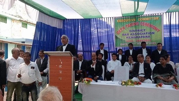 କେନ୍ଦ୍ରାପଡା ଜିଲ୍ଲା ଓକିଲ ସଂଘରେ ନବ ନିର୍ବାଚିତ କର୍ମକର୍ତାଙ୍କ ଶପଥ ପାଠ ଉତ୍ସବ