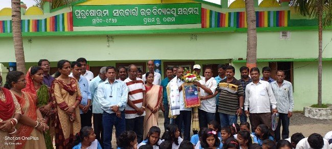 ବରିଷ୍ଠ ଶିକ୍ଷକ ଆନନ୍ଦ ଚନ୍ଦ୍ର ରାଉତଙ୍କୁ ଅବସରକାଳୀନ ସମ୍ବର୍ଦ୍ଧନା