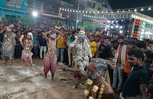 ବେଲଗୁଣ୍ଠା ଠାକୁରାଣୀ ଯାତ୍ରା ବିଭିନ୍ନ କଳାକୁଞ୍ଜ, ଆଲୋକସଜ୍ଜା ଓ ଆତସବାଜିରେ ବେଲଗୁଣ୍ଠା ମୁଖରିତ